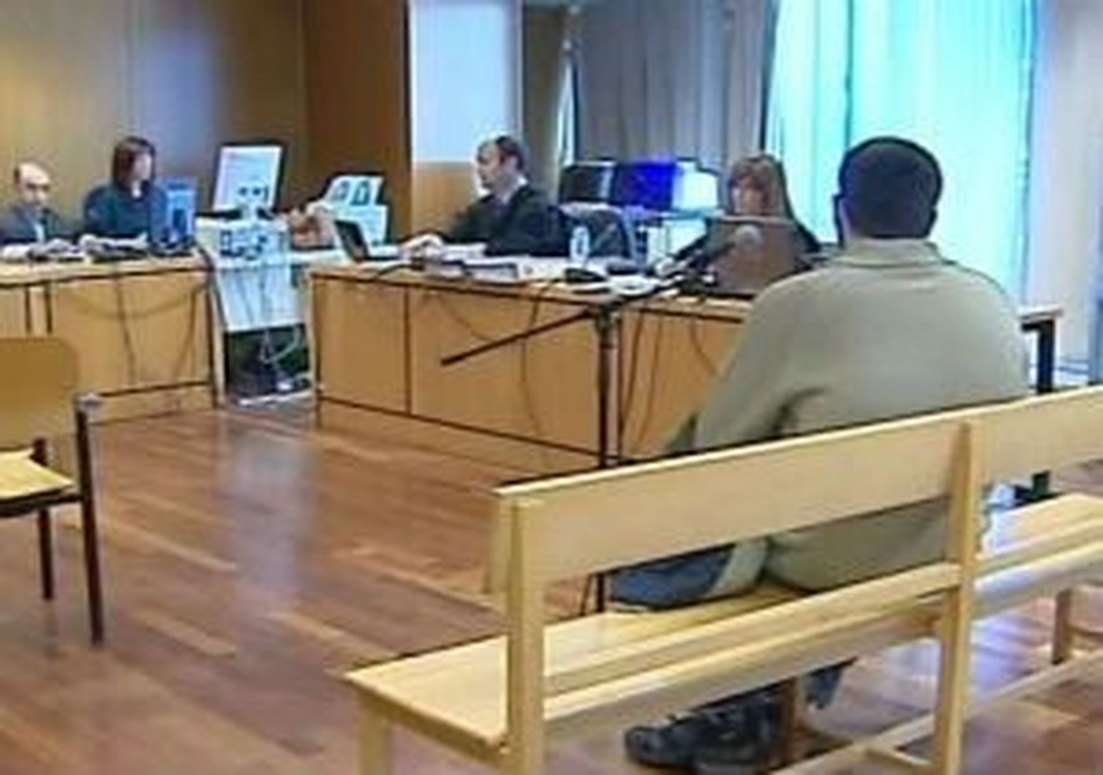 Las víctimas del ciberacosador denuncian las coacciones que  sufrían