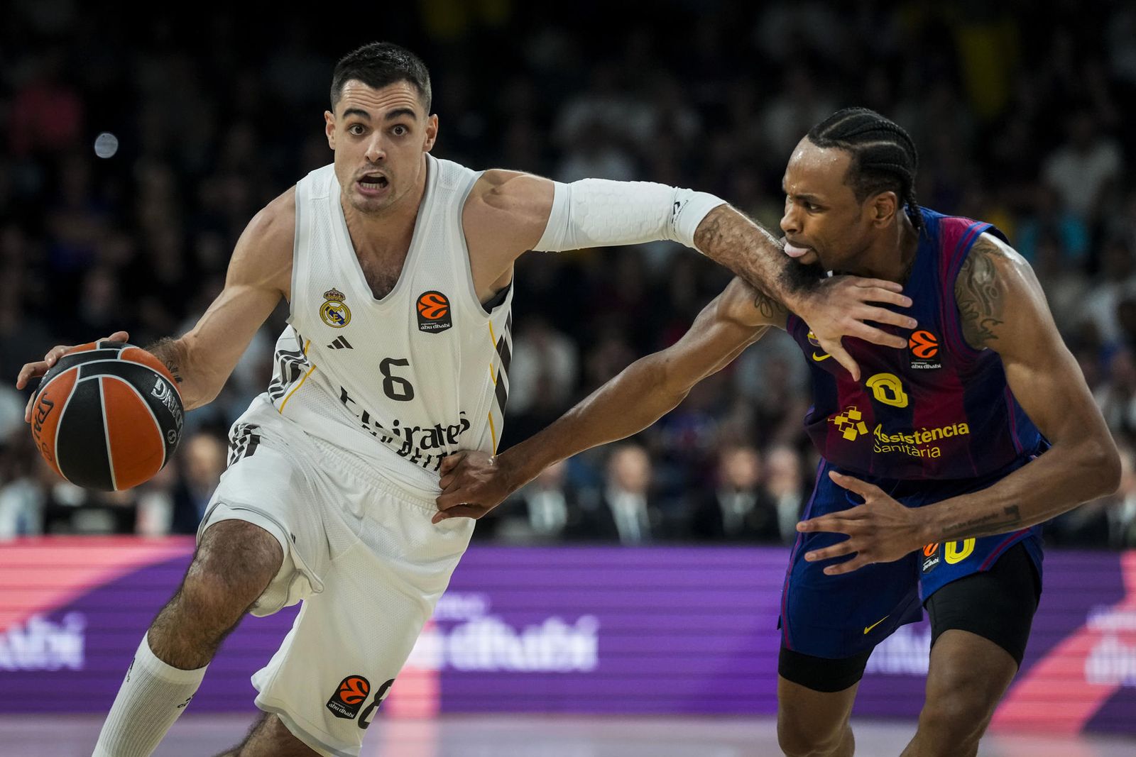 Abalde ante el Barcelona