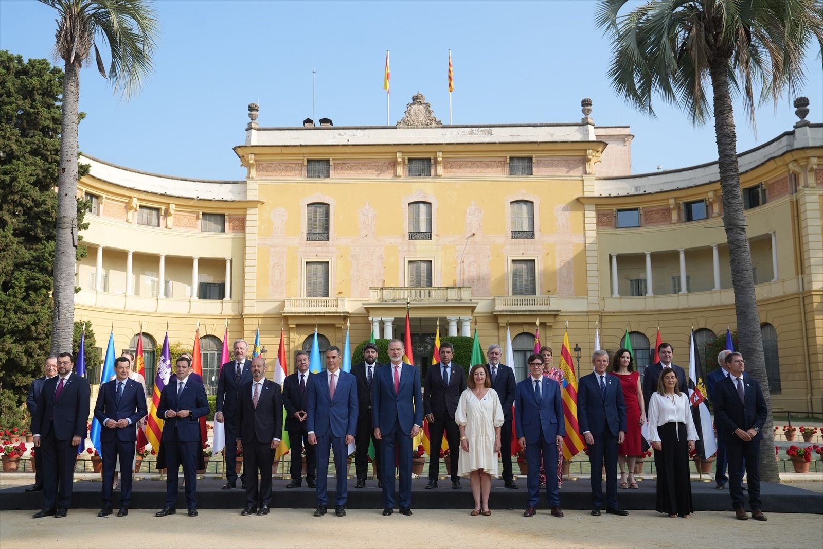Foto de familia de la Conferencia de Presidentes de Barcelona 2025