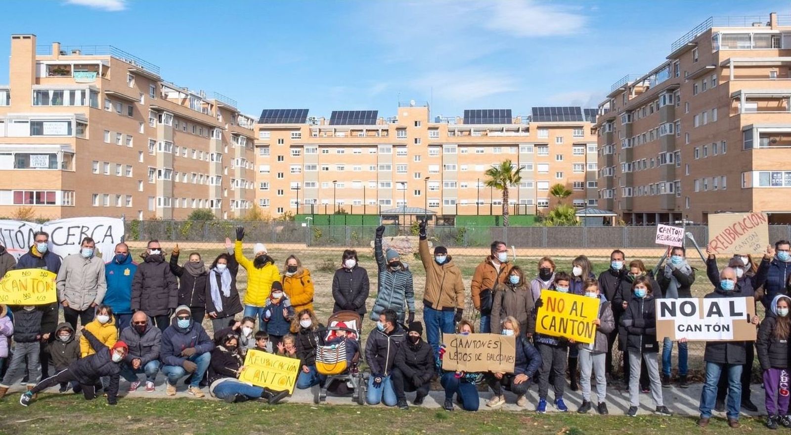 Vecinos de Cuatro Vientos durante una de las movilizaciones de protesta por el cantón de limpieza