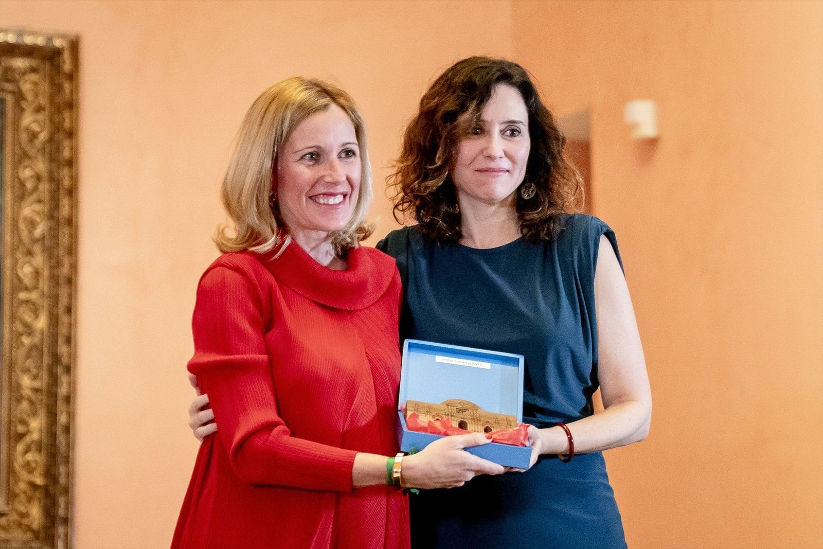 Ayuso celebra en este 2 de mayo el nacimiento de "una nueva madrileña", la hija de la alcaldesa de Alcobendas