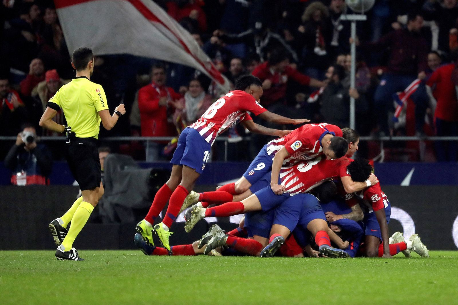 3-2 Angustiosa victoria del Atletico de Madrid