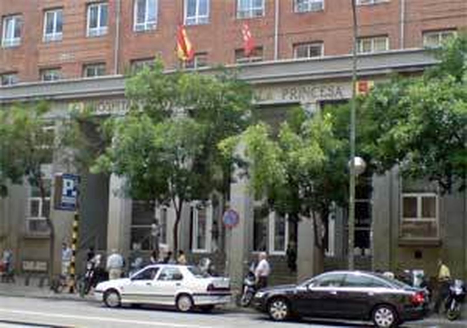 La transformación del Hospital de La Princesa enfrenta a Botella y González
