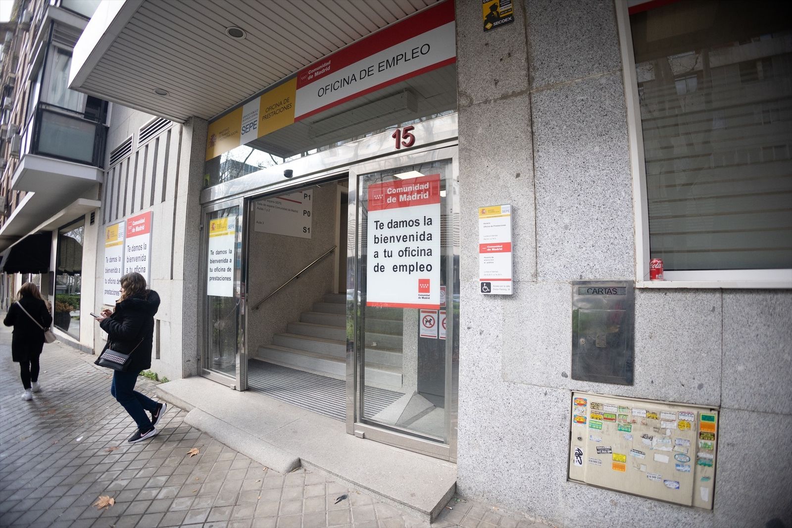 Fachada de la oficina del INEM, a 4 de marzo de 2025, en Madrid