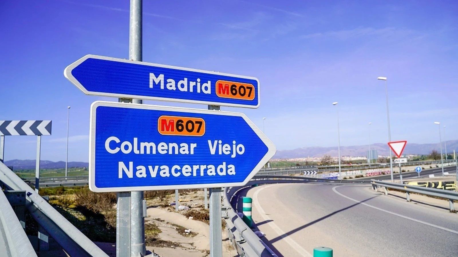 Cortada la salida a Madrid por la M-607 desde la rotonda de los Canteros