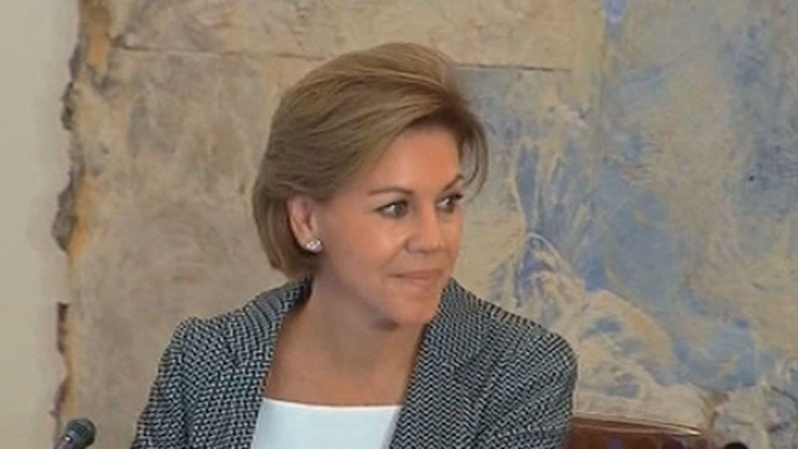 Cospedal recibirá a las víctimas y comparecerá en el Congreso sobre el Yak 42