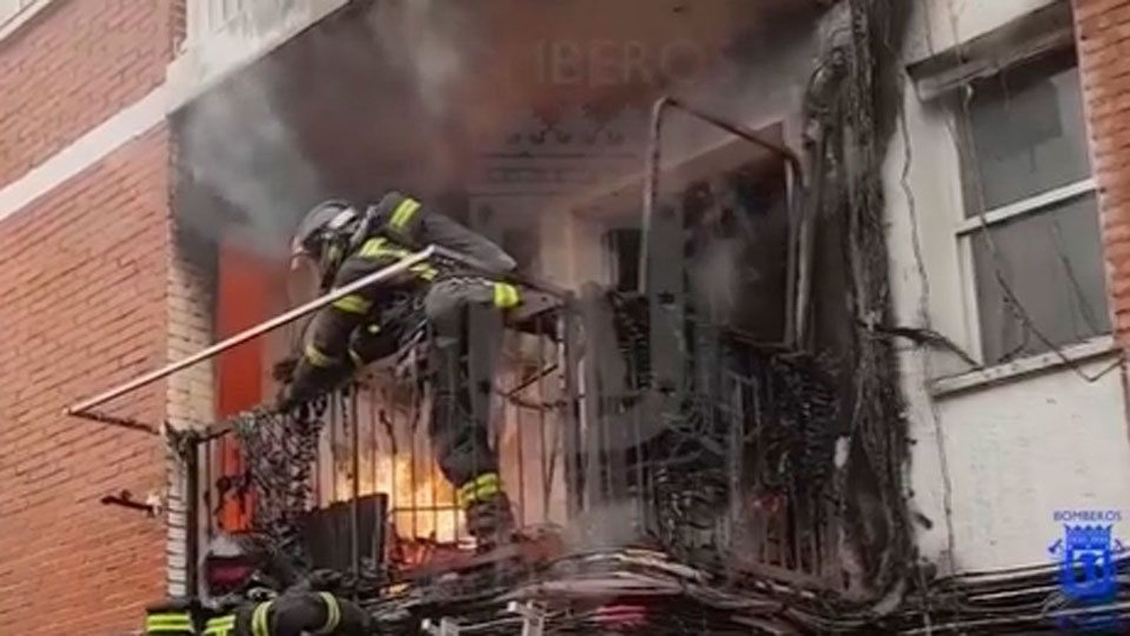 Clausurado el edificio afectado por el incendio en el que murió una mujer