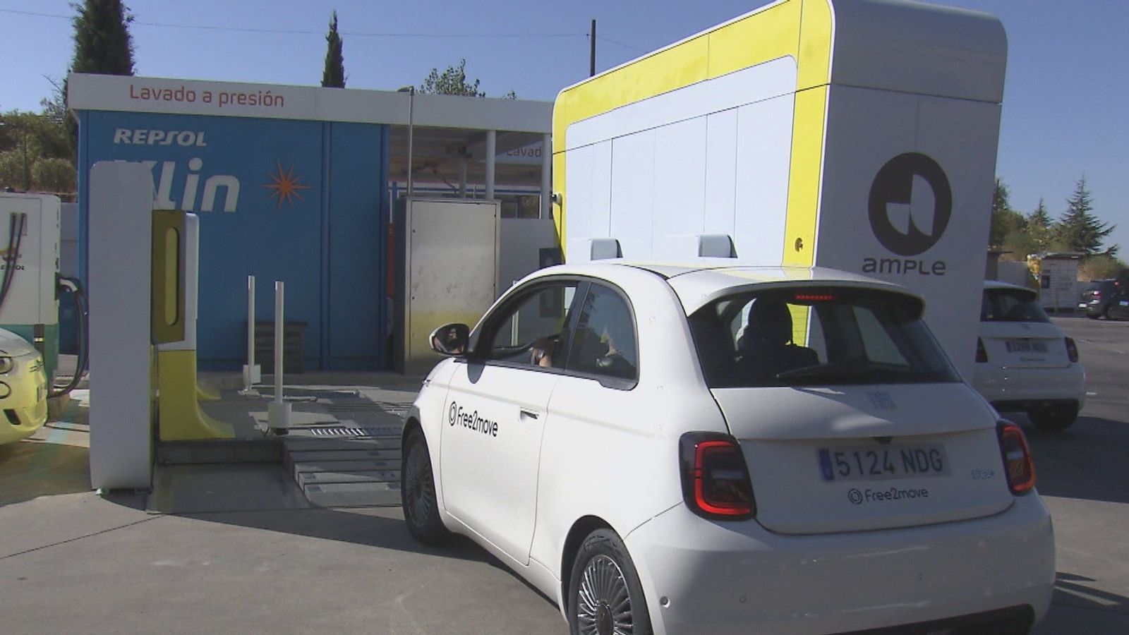 Repsol habilita estaciones de servicio en Madrid para el intercambio de baterías eléctricas de coche en 5 minutos