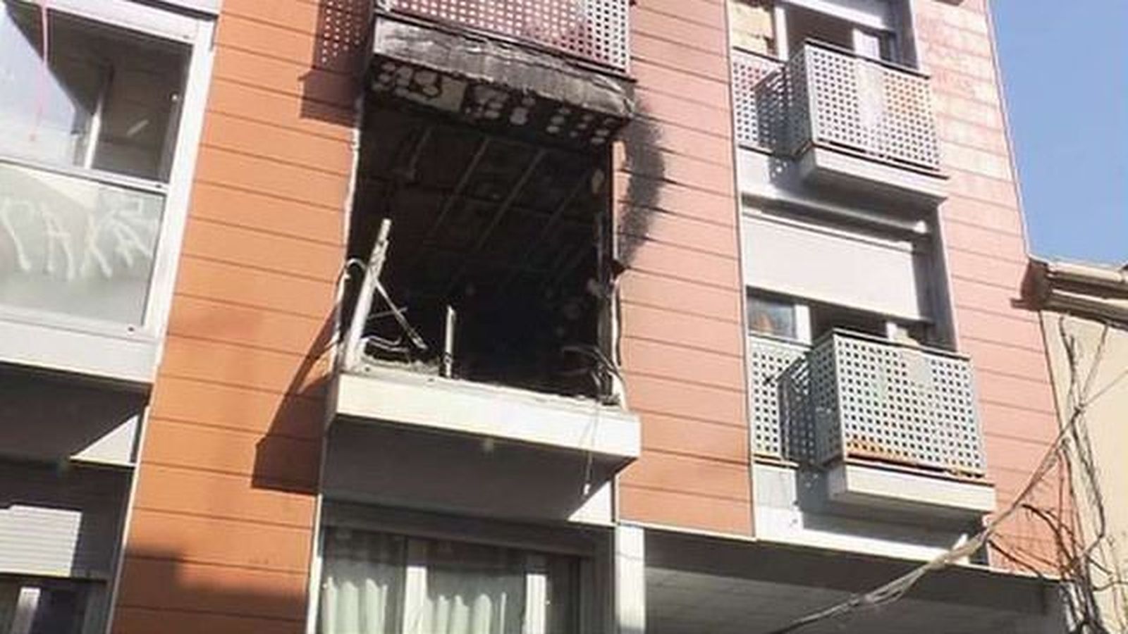 Tensión en Pueblo Nuevo por la ocupación de un bloque de viviendas
