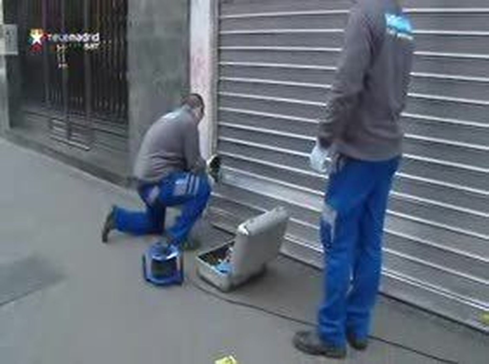 Un grupo de aluniceros asaltan una tienda de  telefonía de Chamartín y lo intentan en otra de Fuencarral