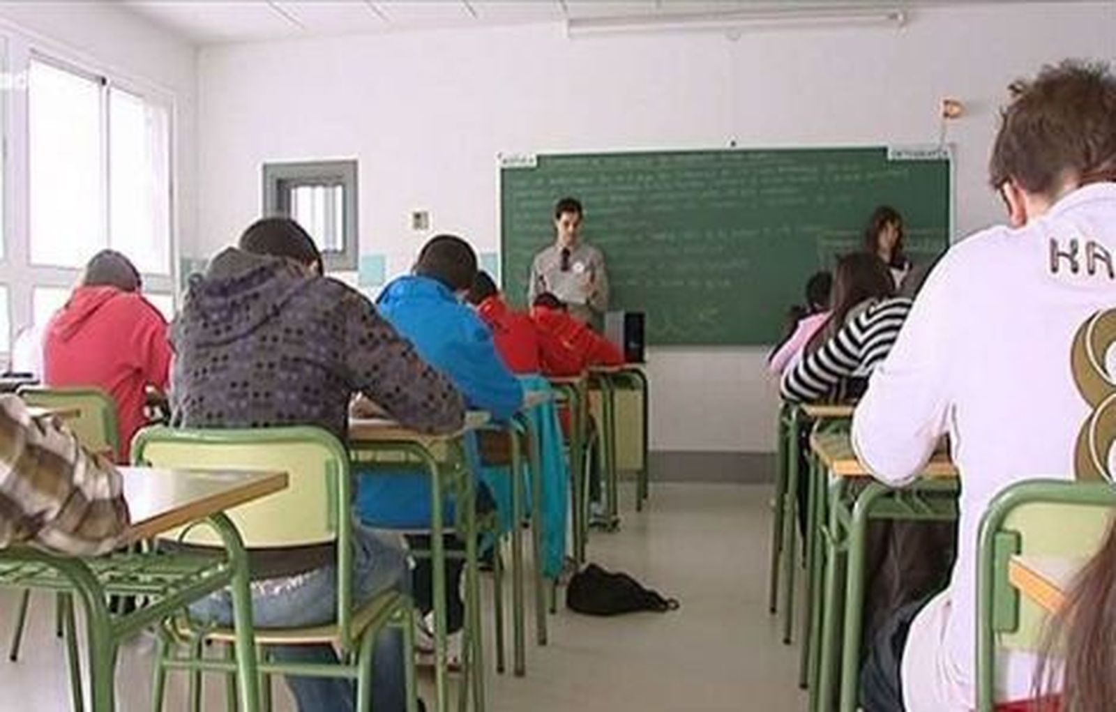 Los alumnos madrileños por encima de la media de España y la OCDE en el informe PISA