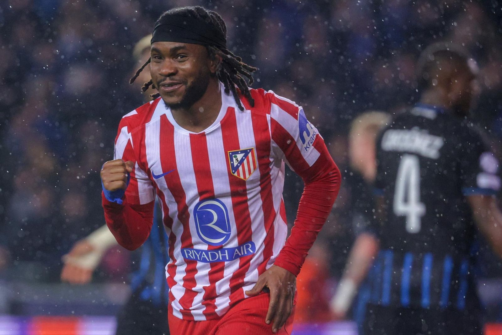 Lookman ante el Brujas