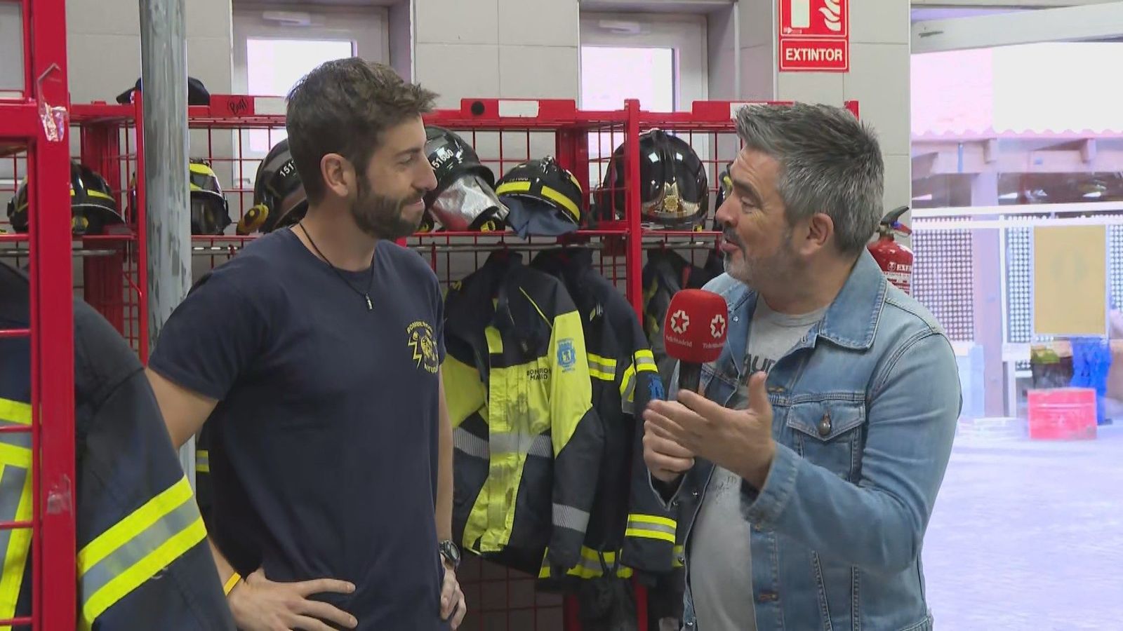 "Ayudar a los demás me recarga las pilas", Iñaki el bombero que emocionó a todo el Movistar Arena durante la visita del Papa