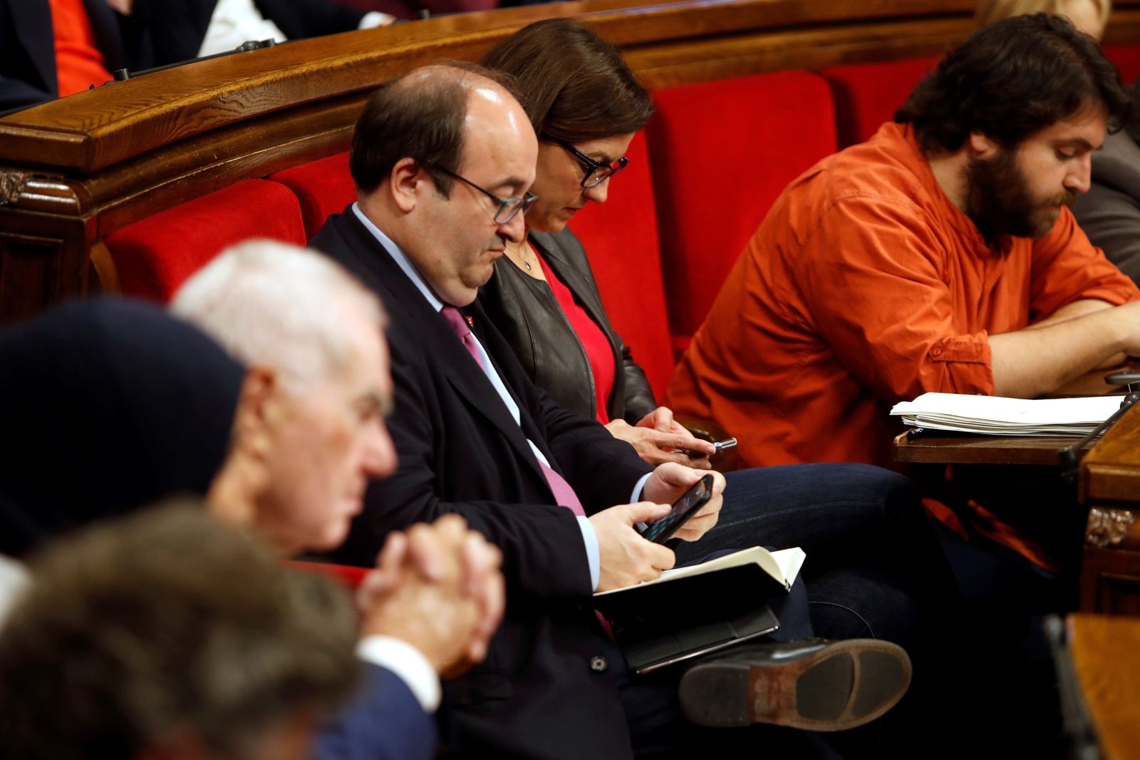 El Parlament rechaza que Iceta sea senador y bloquea que presida el Senado
