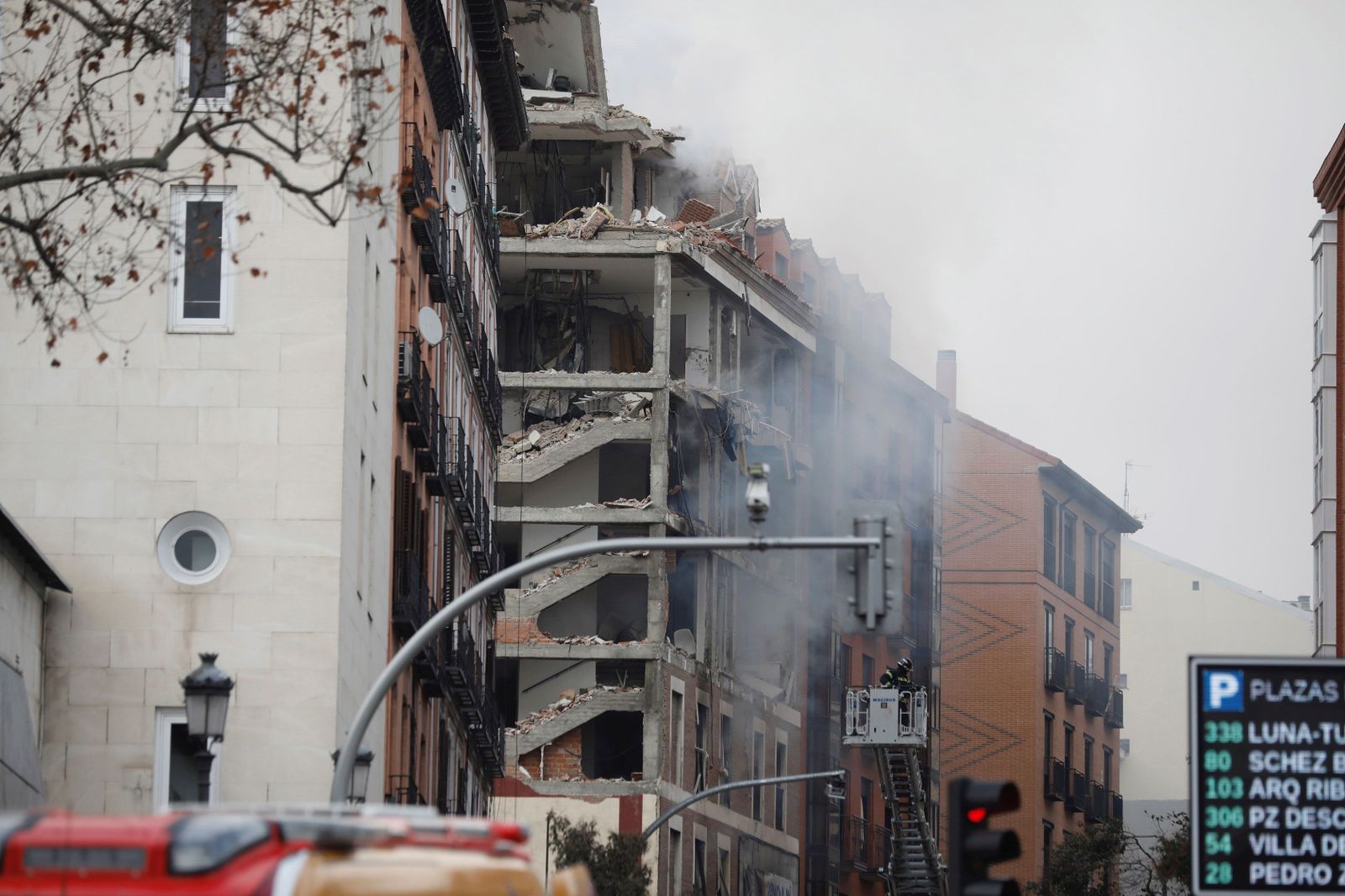 La demolición del edificio de la calle Toledo se realizará desde el exterior "de forma inmediata"