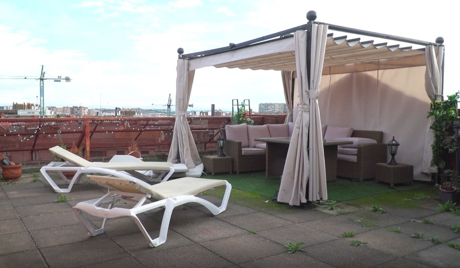 Aunque él dice que su zona favorita de la casa es esta... ¡la terraza!