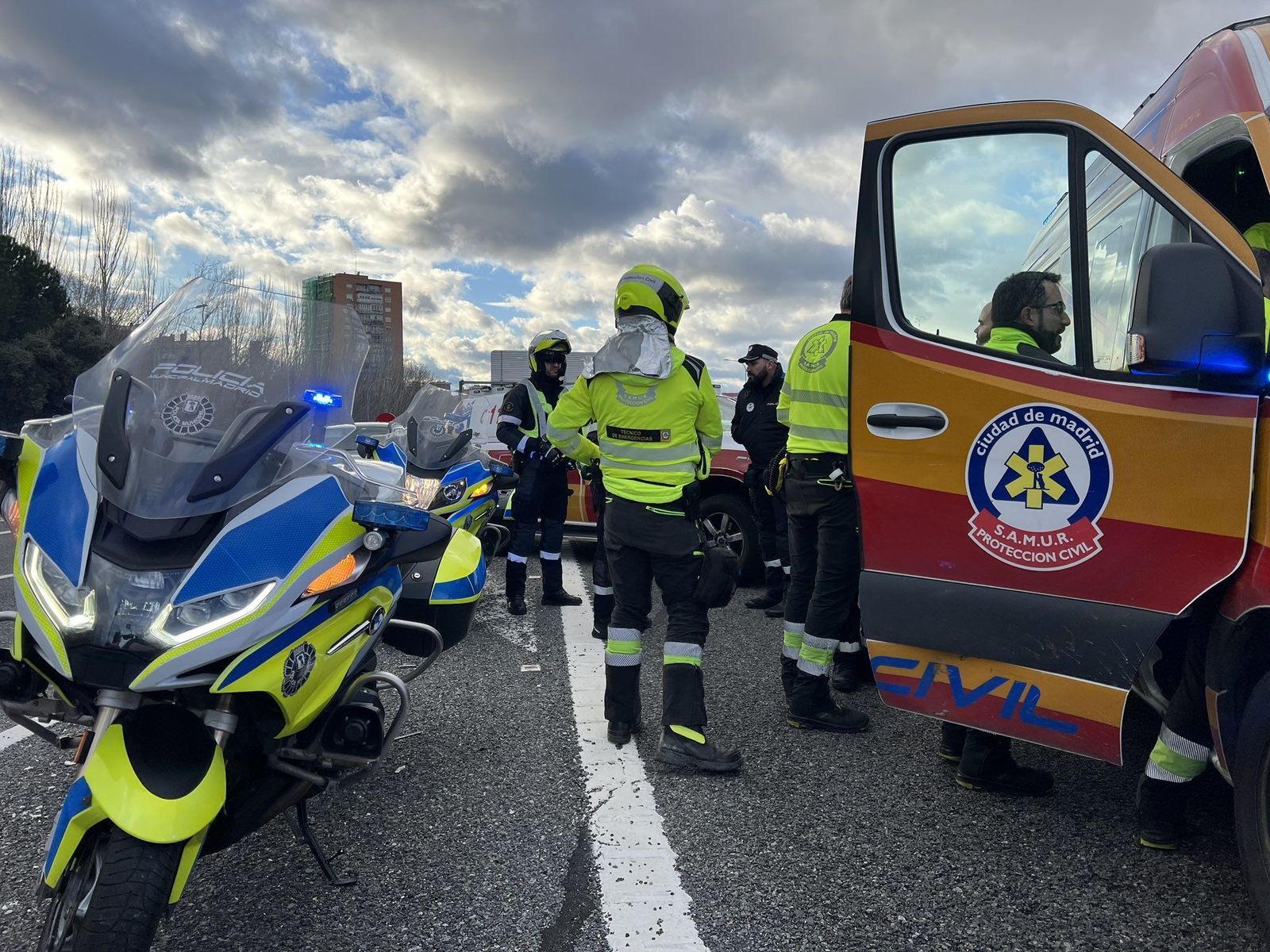 Herido grave un motorista en un accidente registrado en la M-11, en Hortaleza