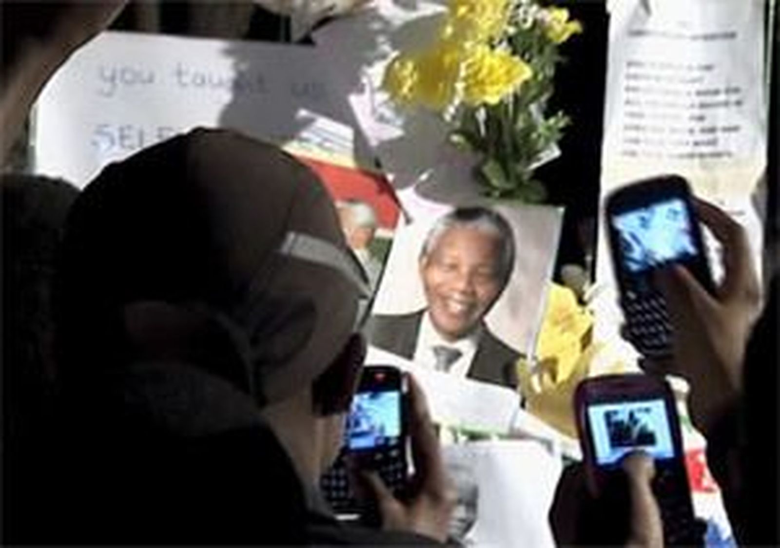 Obama inicia su visita a Sudáfrica mientras Mandela sigue hospitalizado