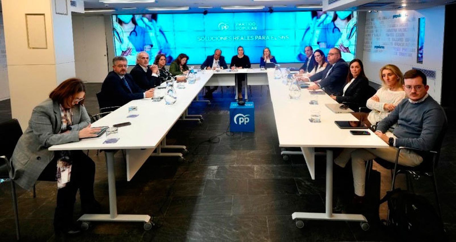 Los consejeros de Sanidad del PP exigen al Gobierno 1.000 médicos de familia más al año
