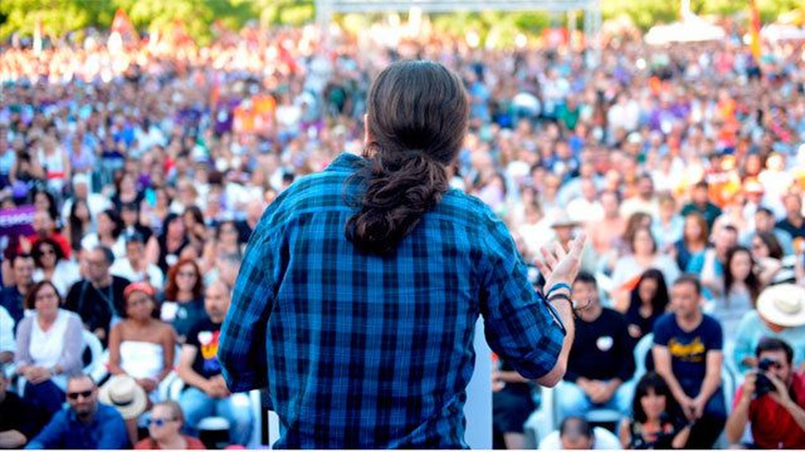 Iglesias, orgulloso de haber sido "comunista", se define "socialista como Allende"