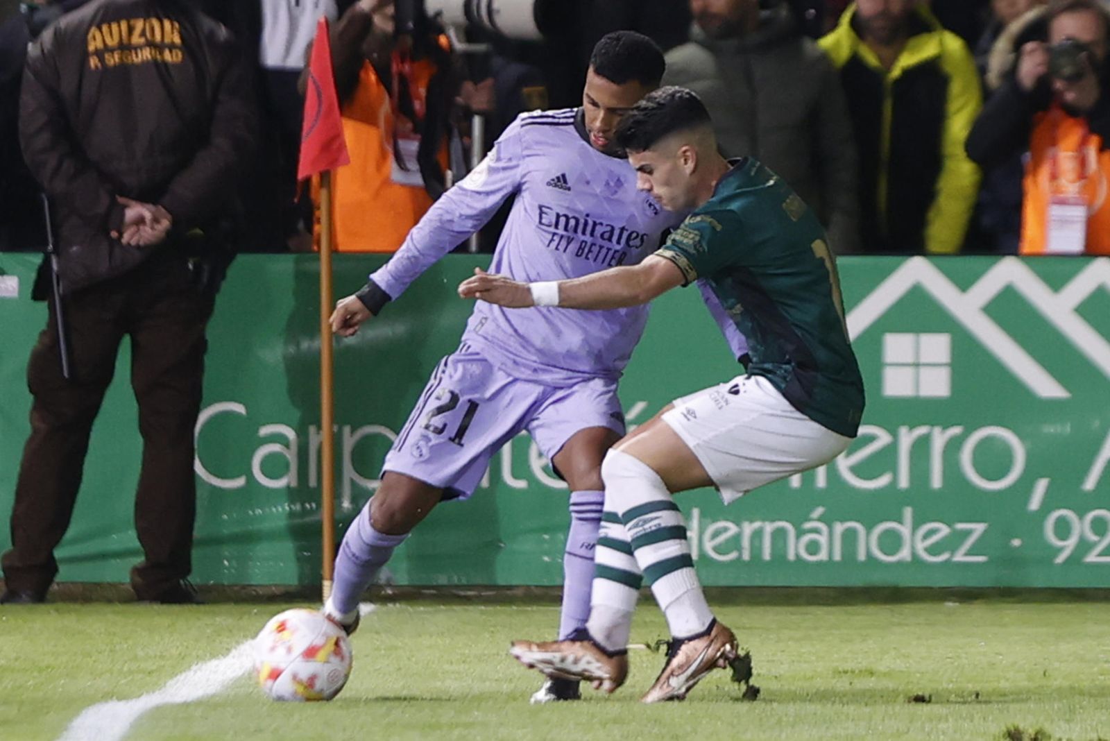 Rodrygo ante el Cacereño
