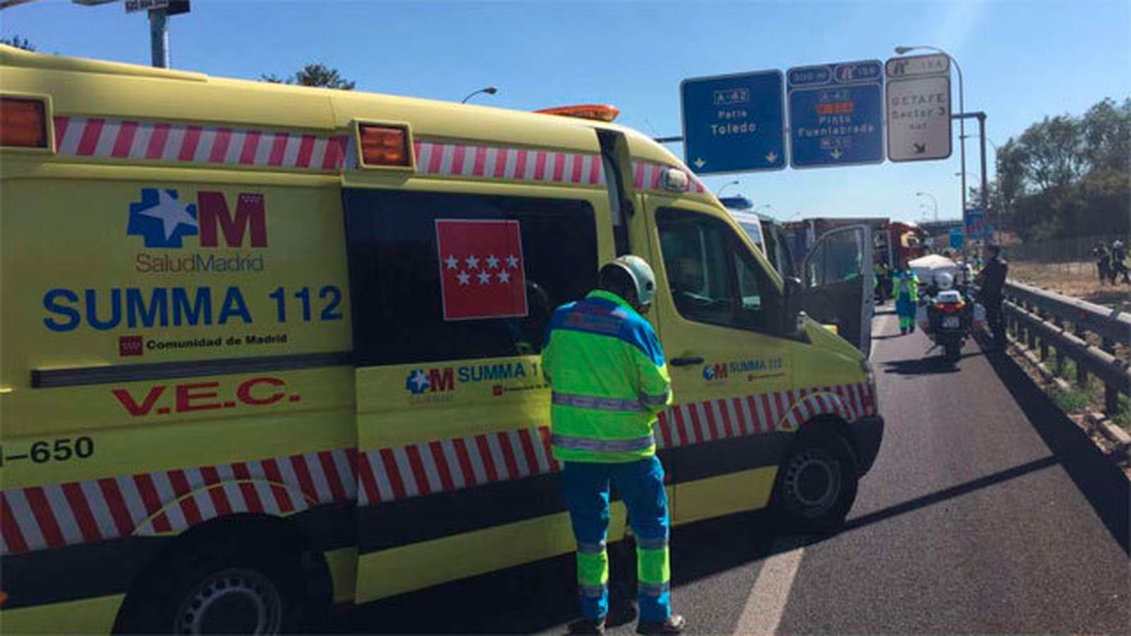 Equipos de emergencias en la-42
