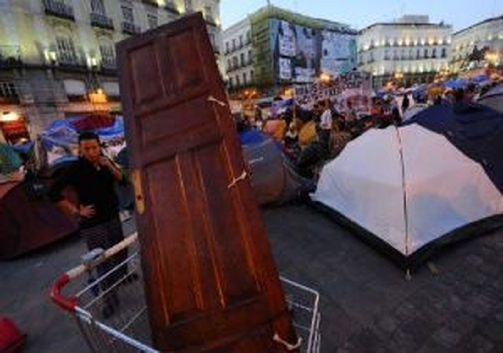 Los comerciantes dan un ultimátum a Carrión para resolver  la ocupación de Sol