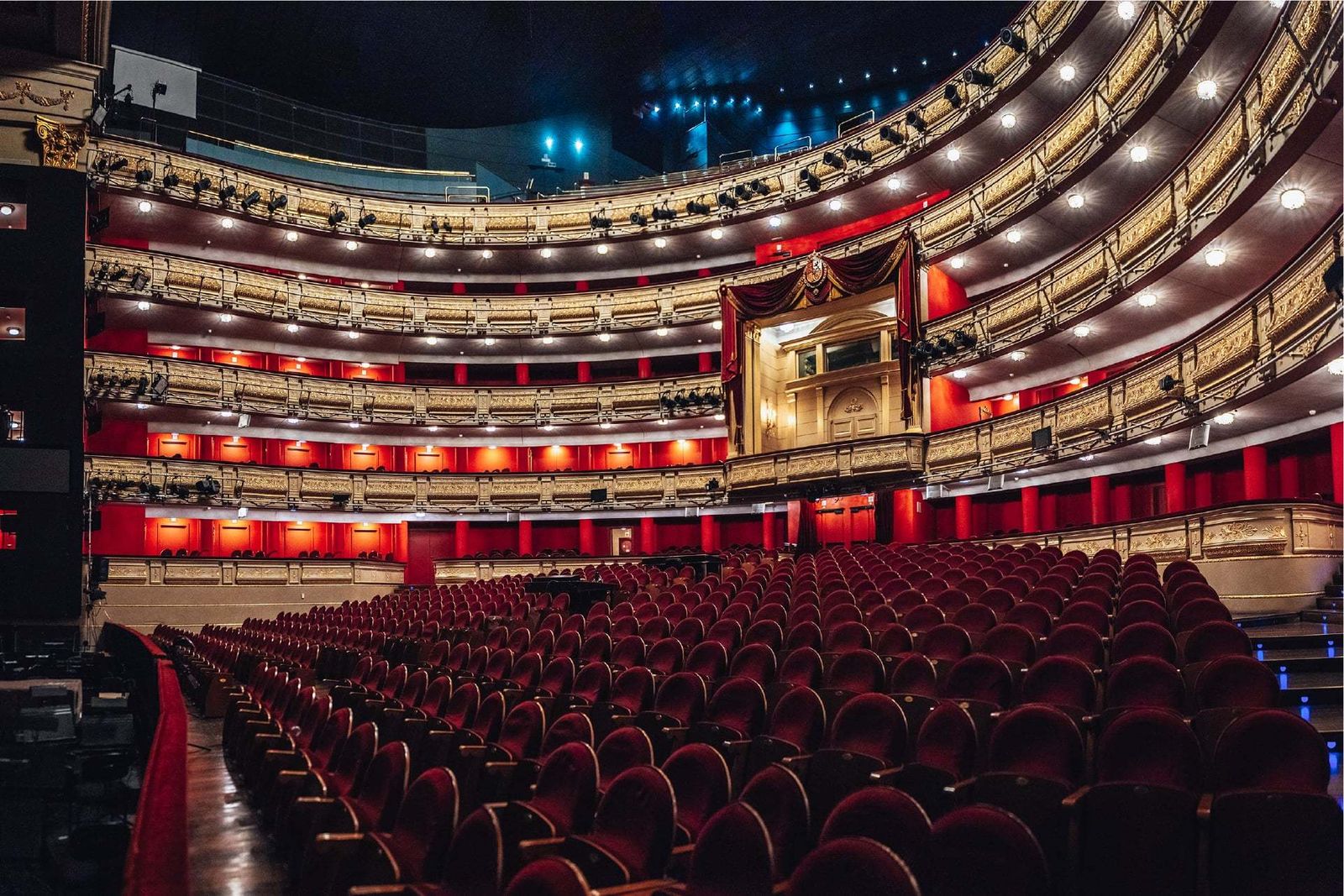 El Teatro Real abre cinco bolsas de empleo para maquinaria, utilería, audiovisuales y mecánica escénica