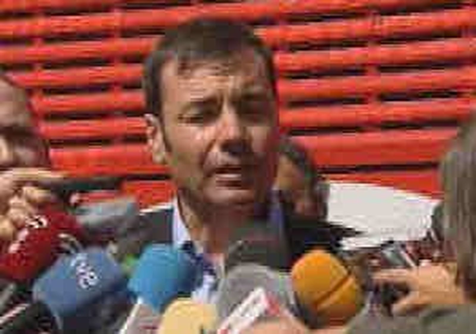Gómez denuncia que mientras faltan recursos para la FP pública, el PP "promociona" los centros privados