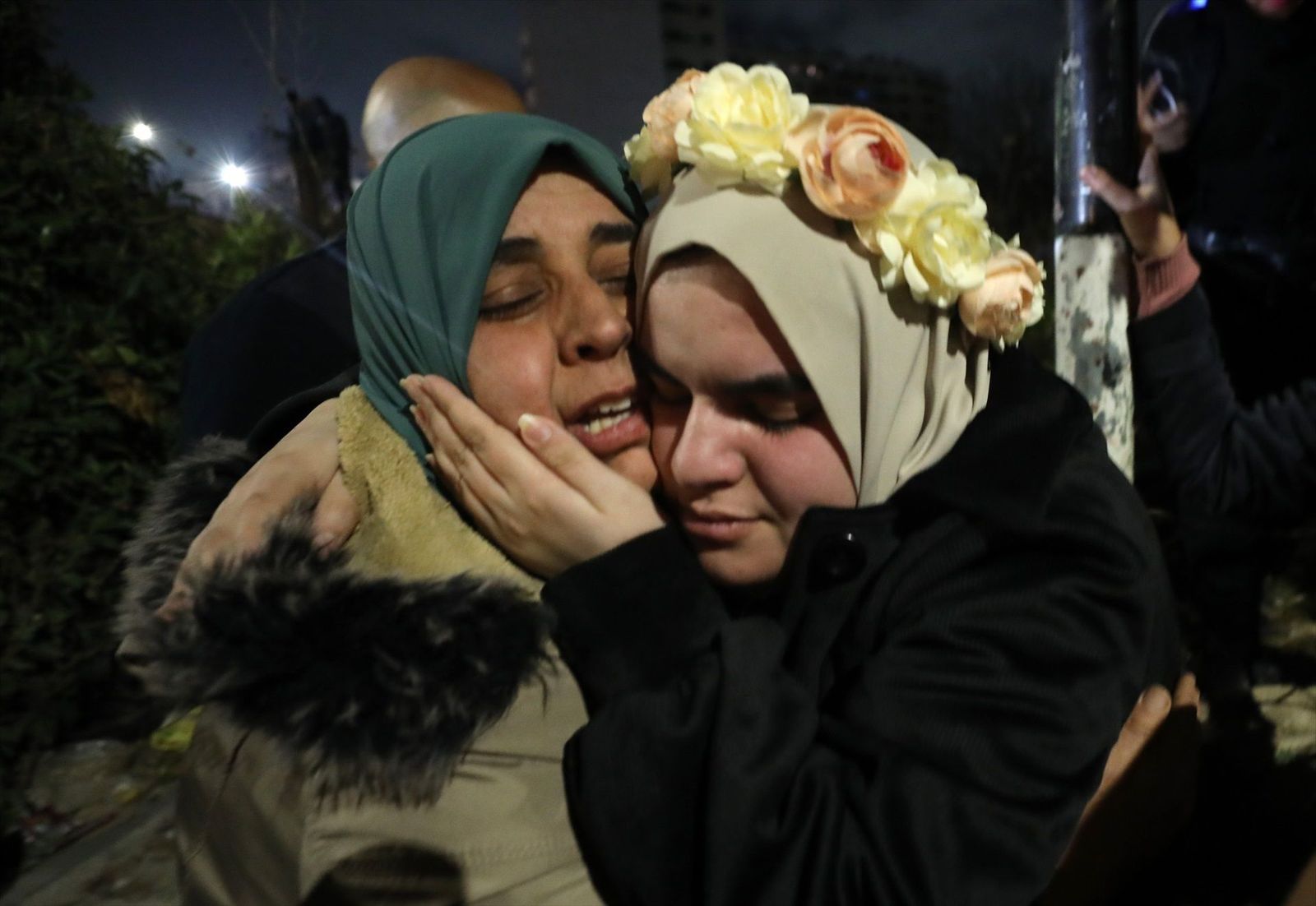 Los abrazos para la esperanza en Gaza, protagonistas de la tregua entre Israel y Hamás