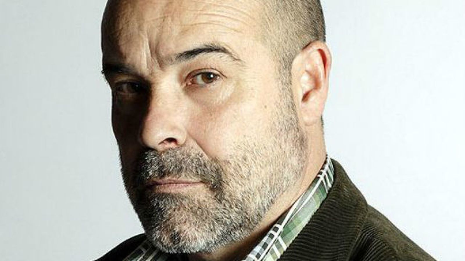Resines dimite como presidente de la Academia de Cine