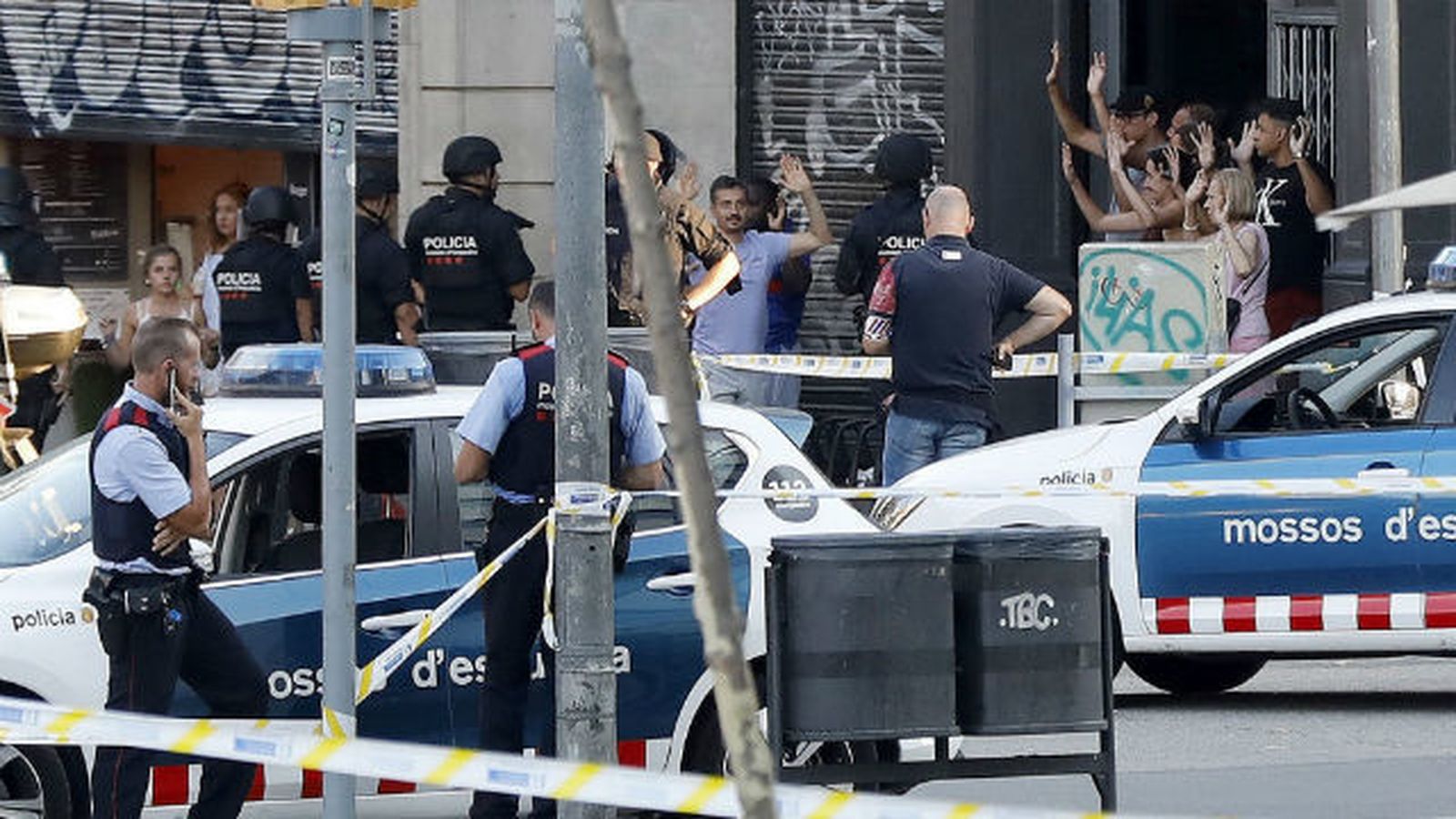 Un mosso atropellado en un punto de control  en la Diagonal a la salida de Barcelona