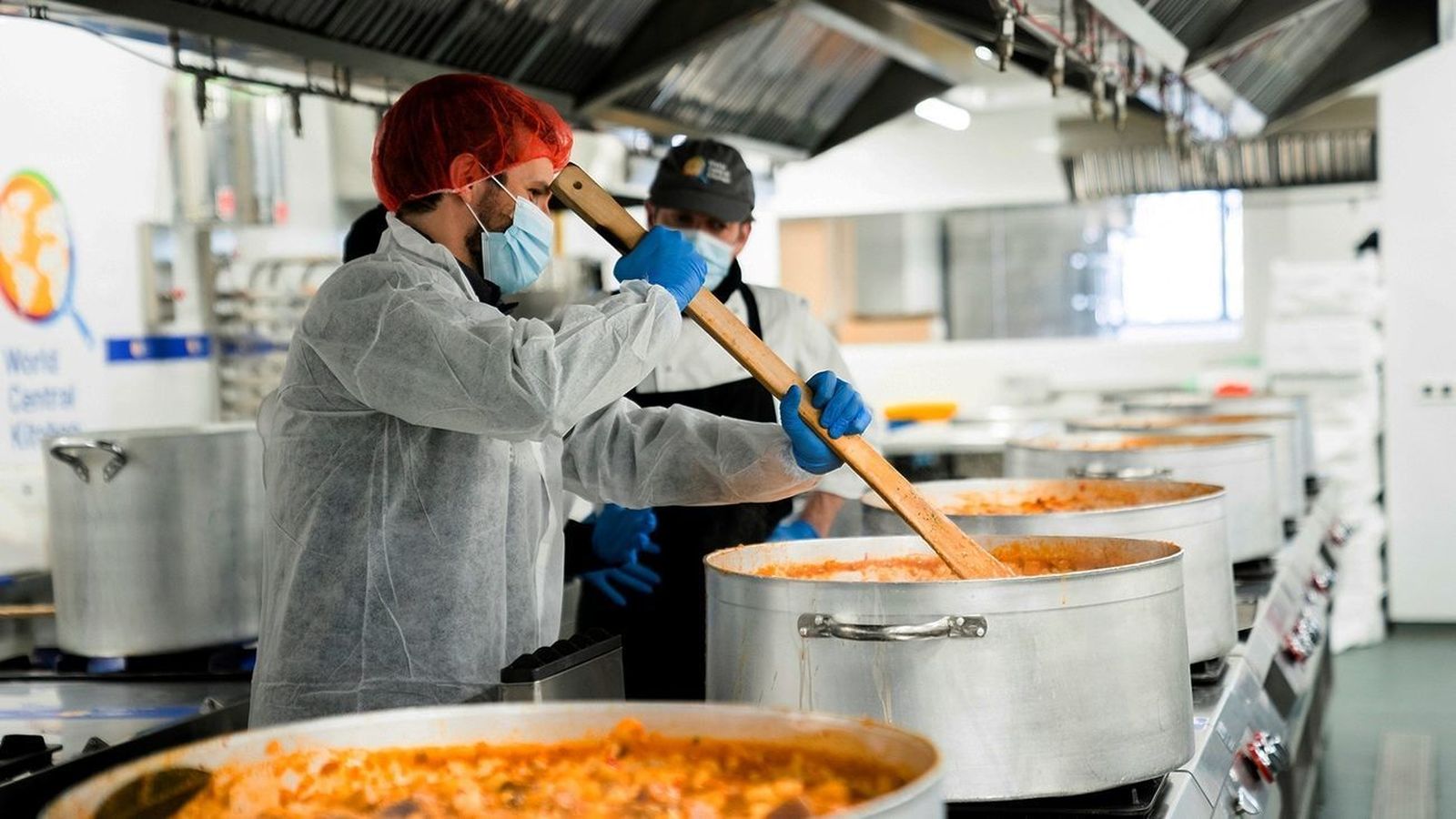 José Andrés fundó la World Central Kitchen (WCK) para ayudar a los más desfavorecidos