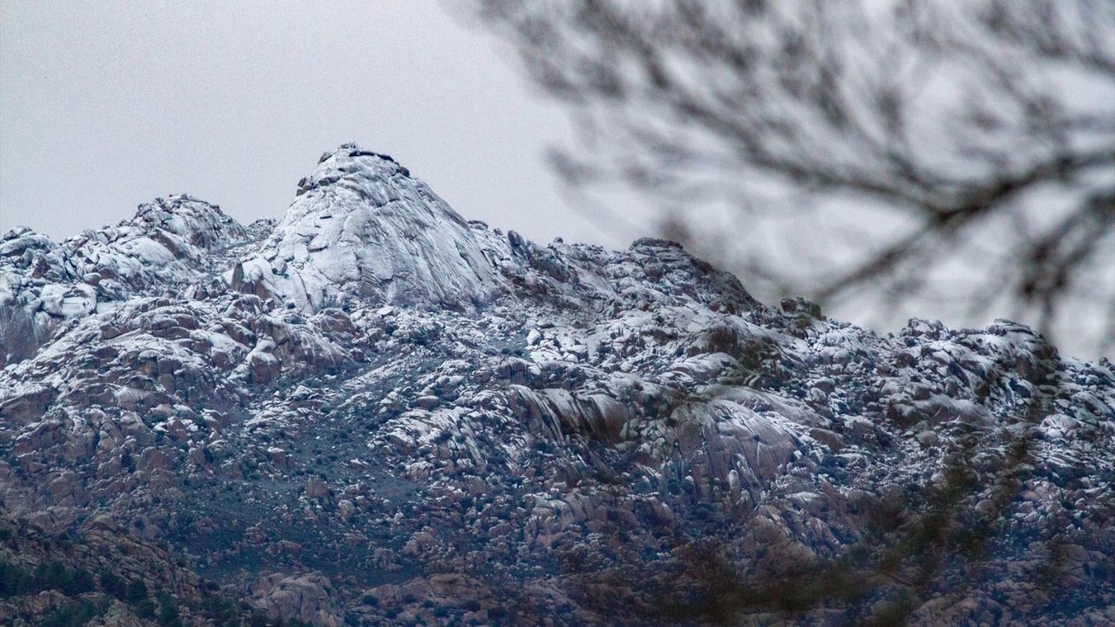 El nivel amarillo por frío se mantiene para la madrugada del miércoles en la Sierra por mínimas de -6º
