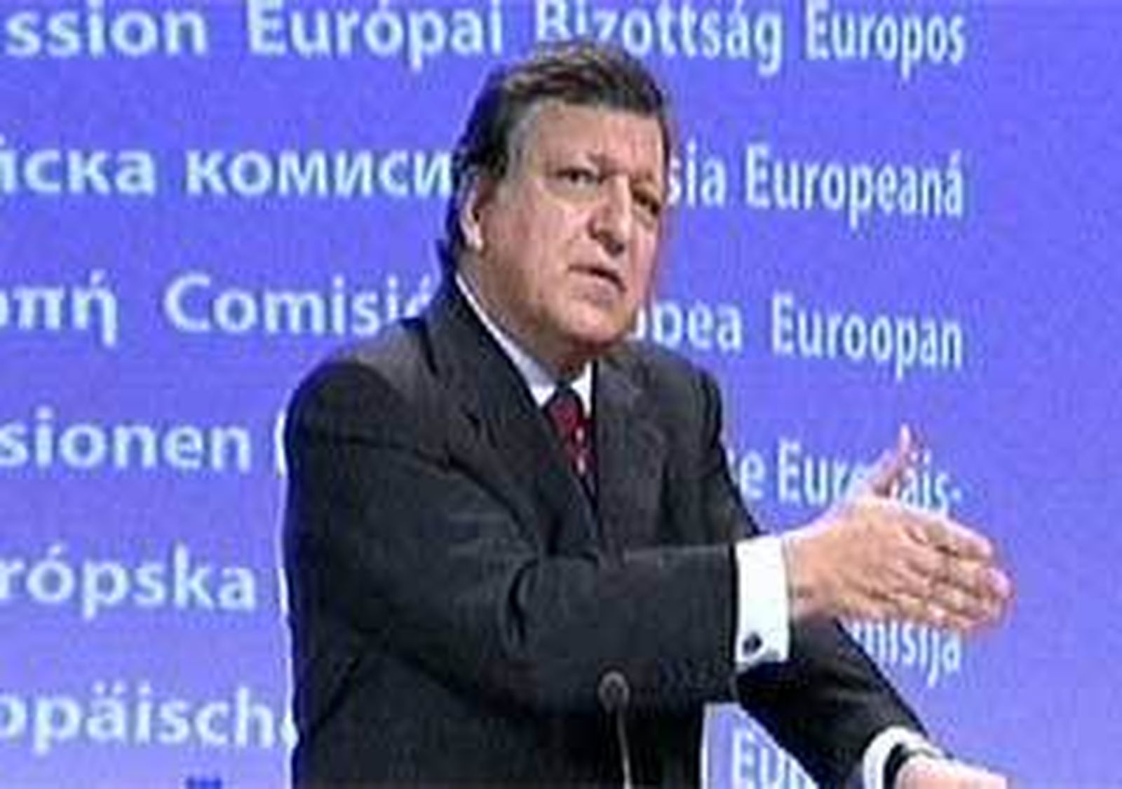 Barroso: los países "triple A" tienen que apoyar "sin reservas" el euro