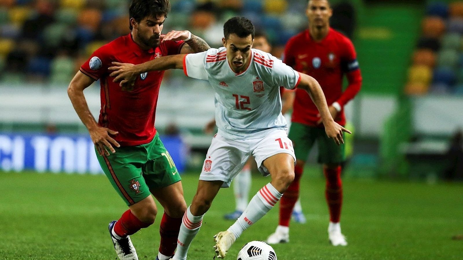 Sergio Reguilón ante Portugal