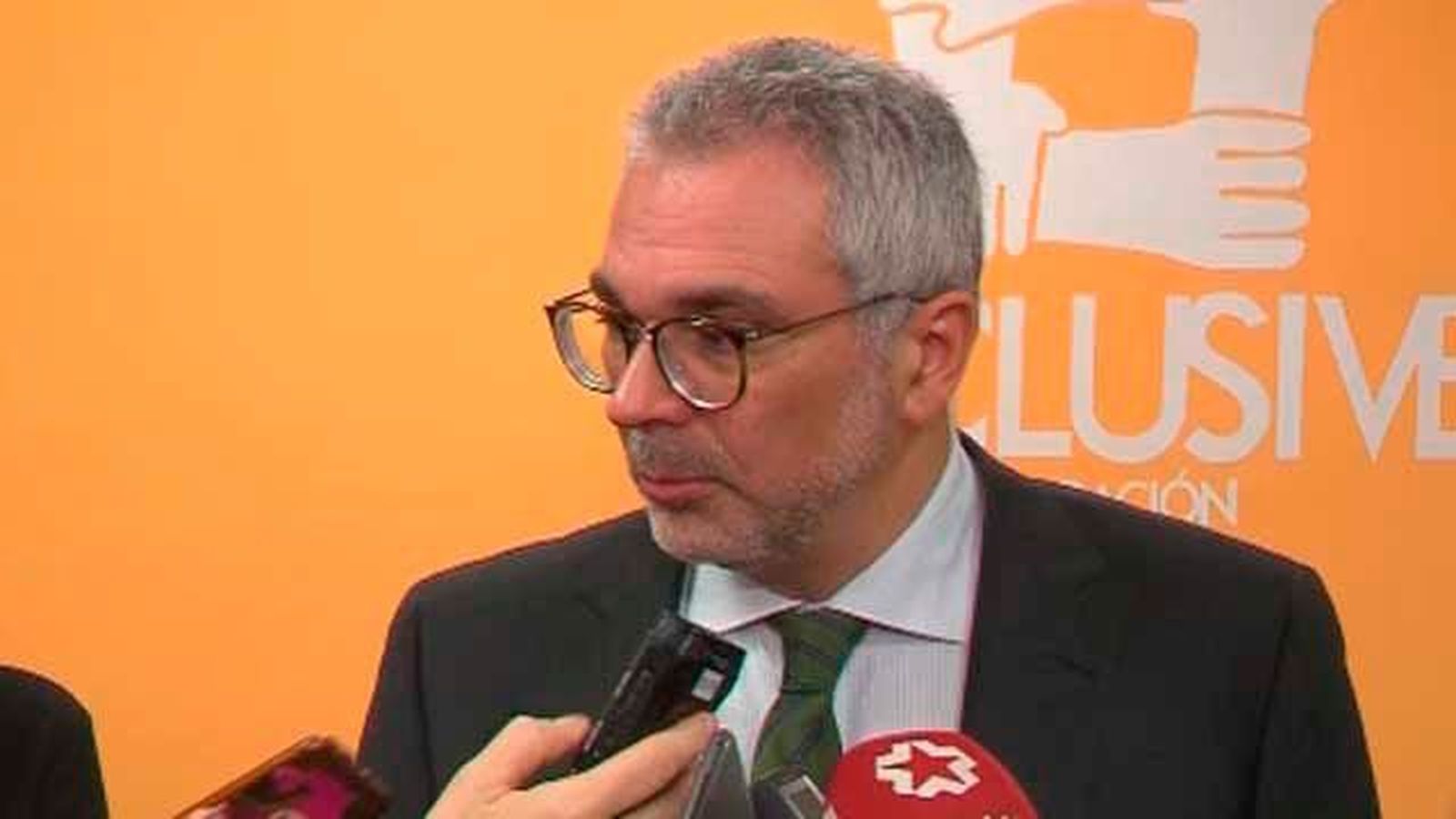 Carlos Izquierdo dice que no dimitirá a pesar de su reprobación
