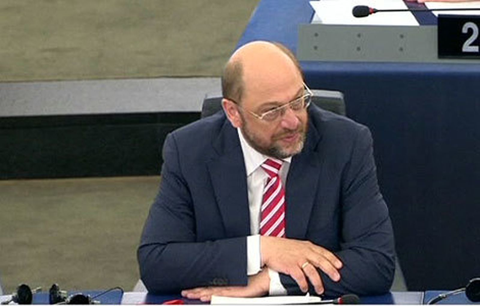 Schulz sugiere que no conviene sancionar a España por incumplir el déficit