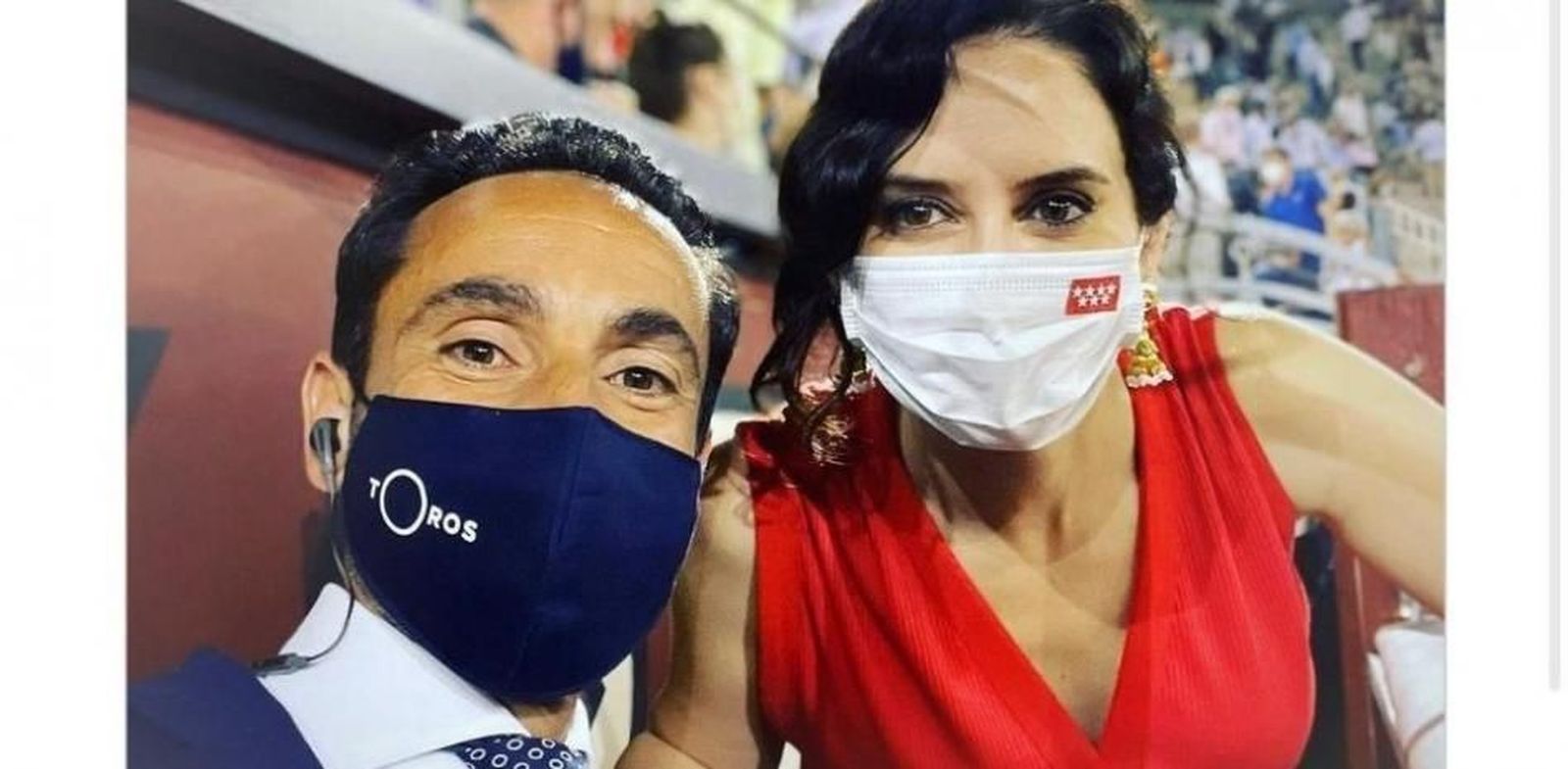 Instagram 'devuelve' a Ayuso la foto borrada de su perfil y pide perdón