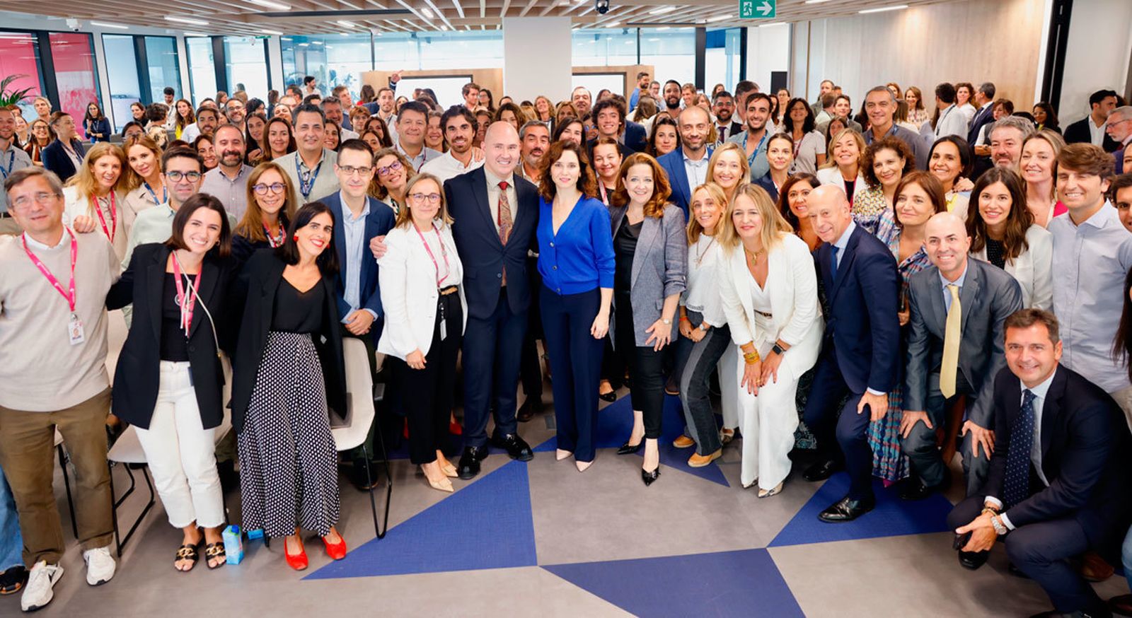 Diaz Ayuso visita el nuevo centro de innovación sanitaria de AstraZeneca en Madrid Nuevo Norte