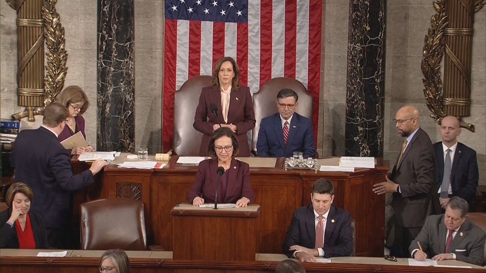 El Congreso de EEUU certifica la victoria electoral de Donald Trump
