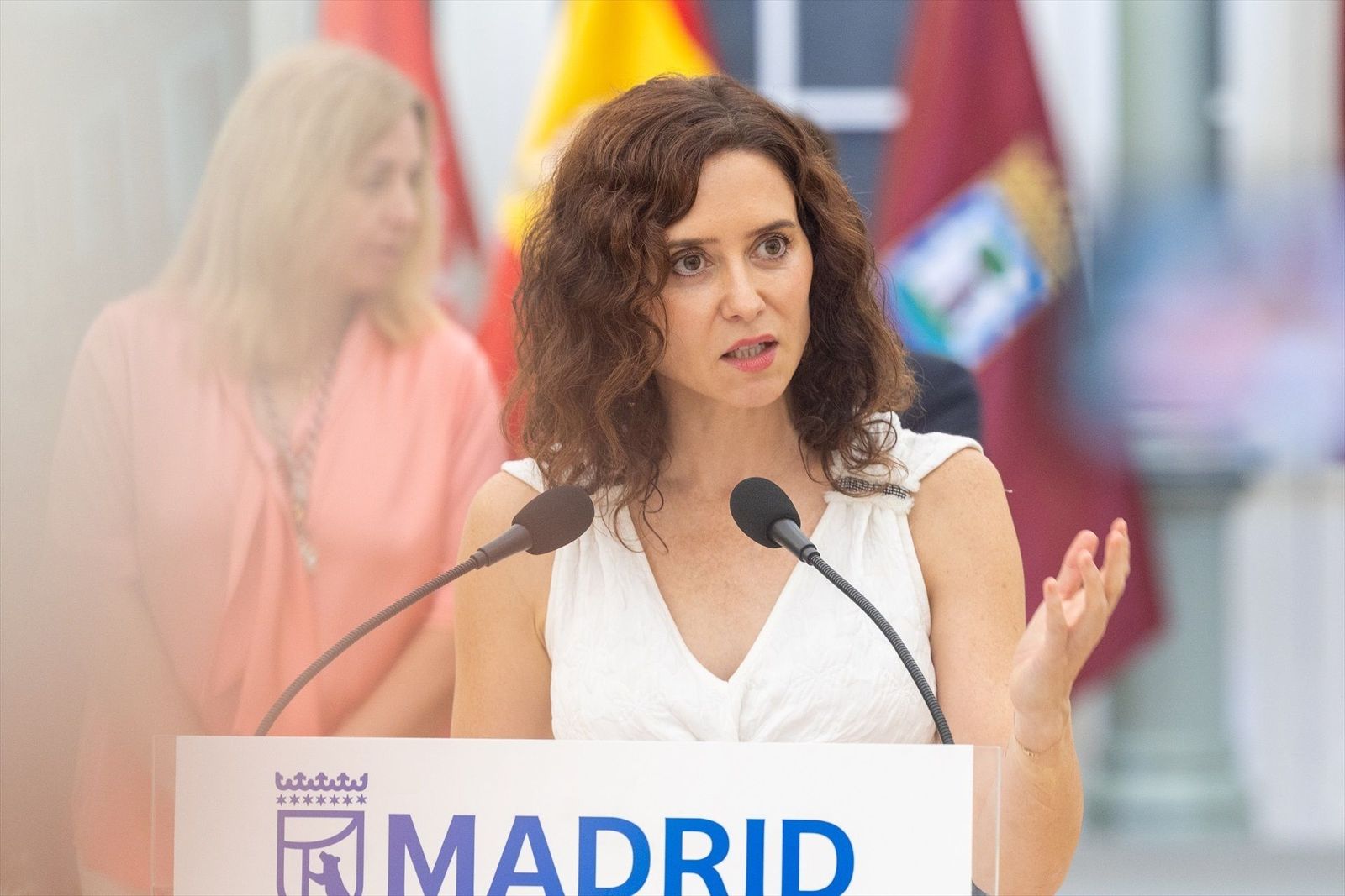Ayuso reta a Delegación por la concentración de apoyo a Ceuta en Cibeles: "No tiene narices de mandarnos a los antidisturbios"