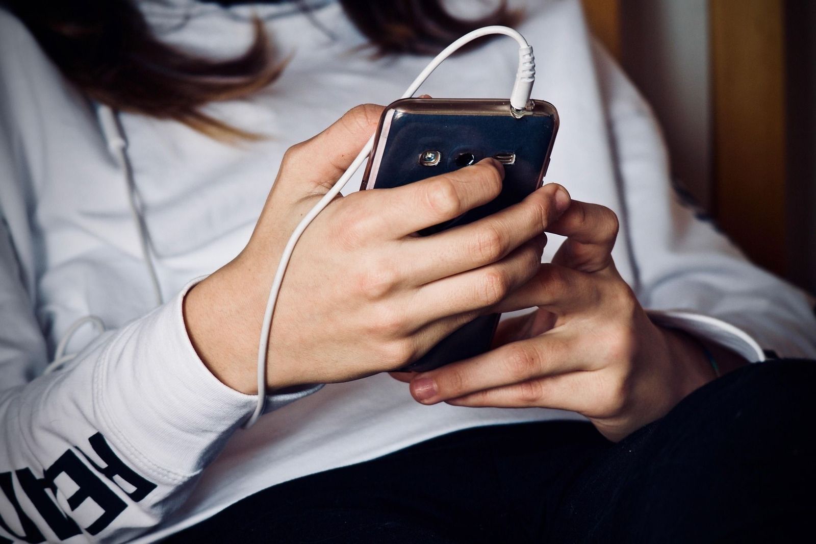 Protección de Datos investiga a varias empresas tecnológicas por utilizar 'patrones adictivos'