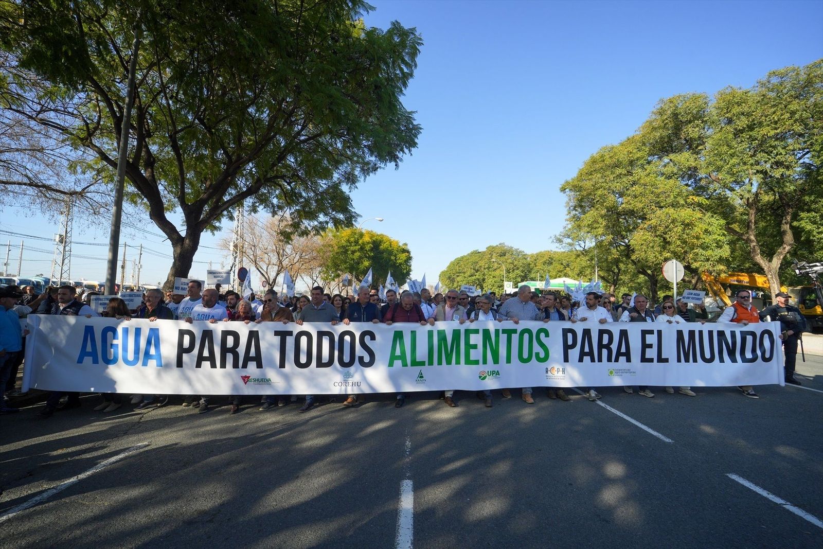 Los agricultores de Huelva protagonizan la primera protesta del campo de este año en nuestro país