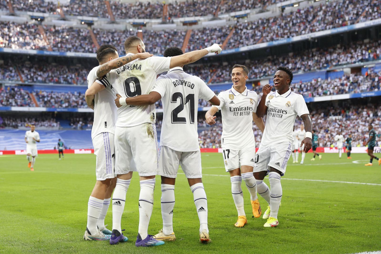 El Real Madrid golea al Almería
