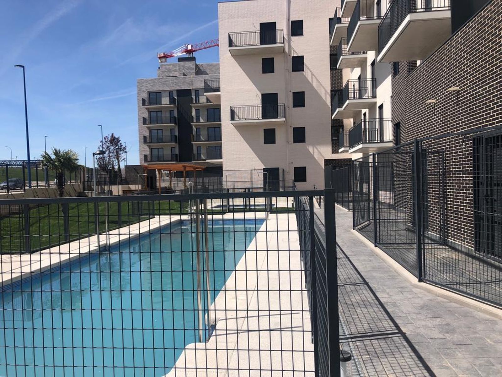 Urbanización de viviendas en el nuevo desarrollo Puerta de Fuenlabrada de Leganés