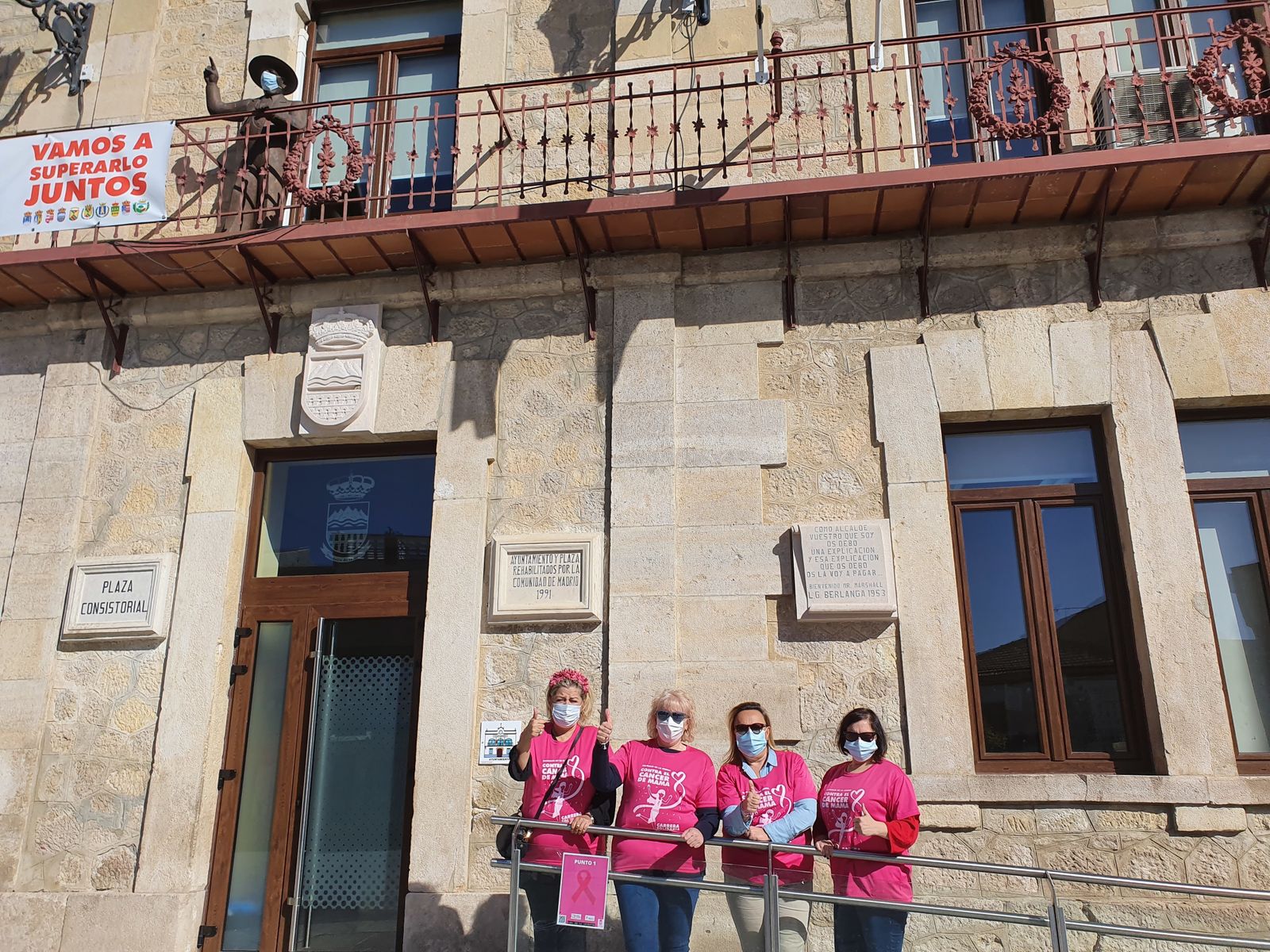 Mujeres participantes en la Semana contra el Cáncer de Mama