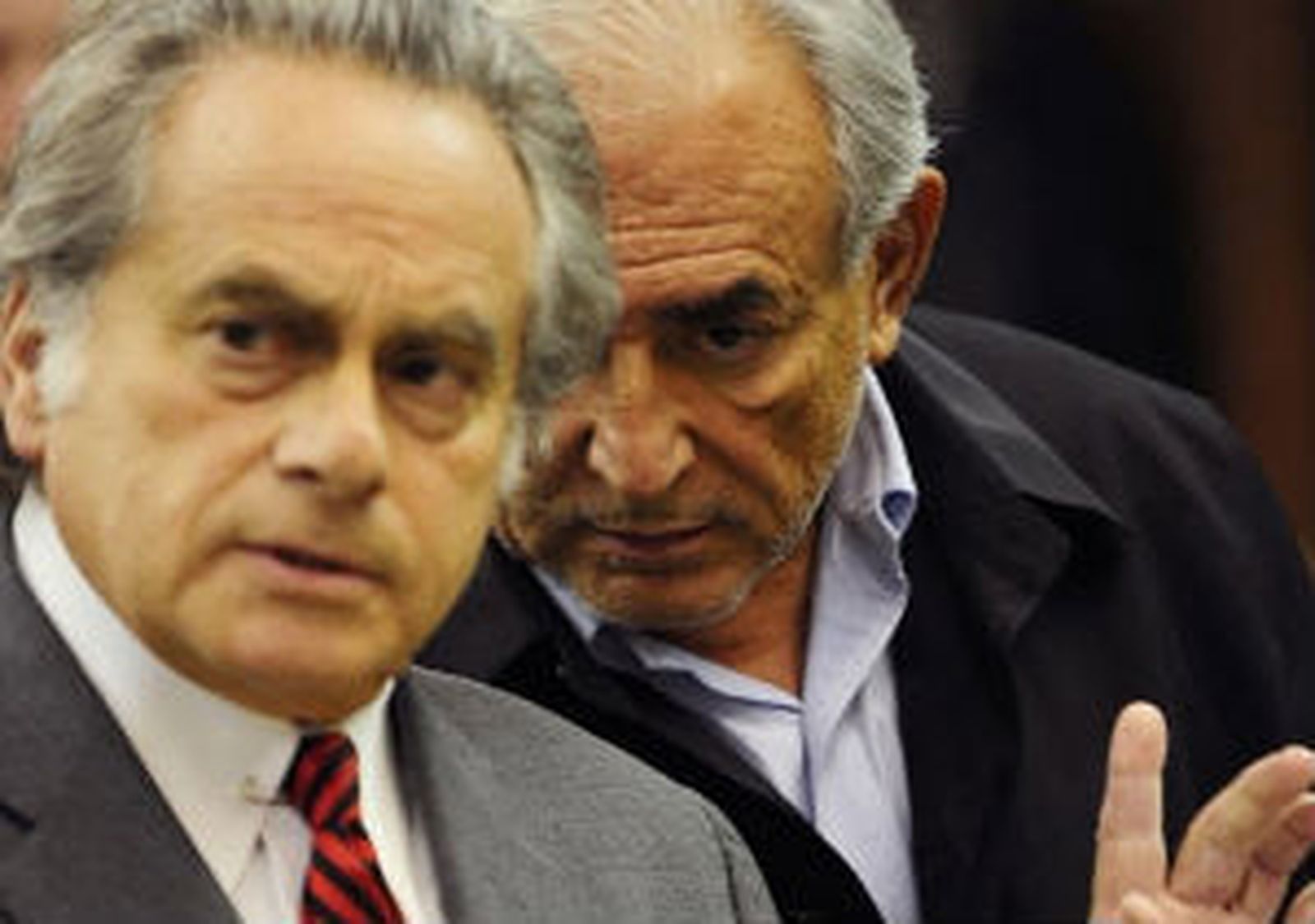 Dominique Strauss-Kahn dimite como director gerente del FMI