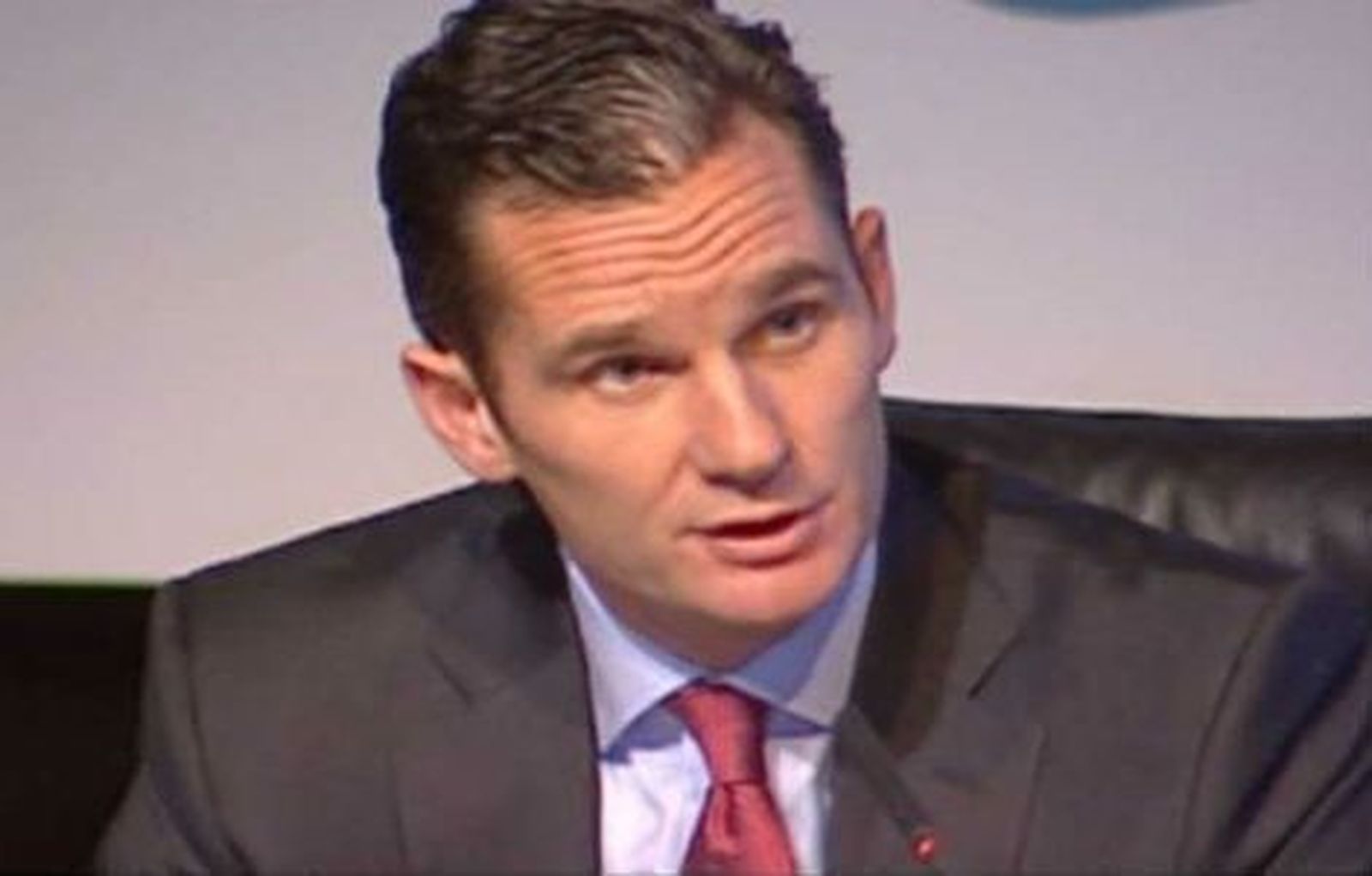 Urdangarin comunica al rey que aceptará una oferta de trabajo en Qatar