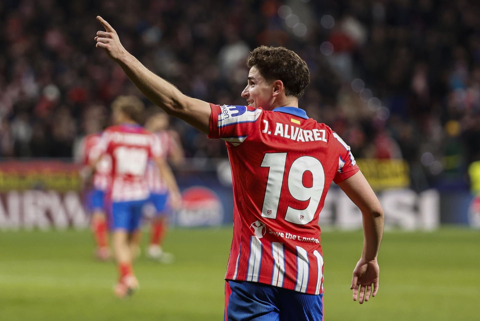 Simeone pierde a Julián Álvarez y Johnny Cardoso para la visita a Anfield